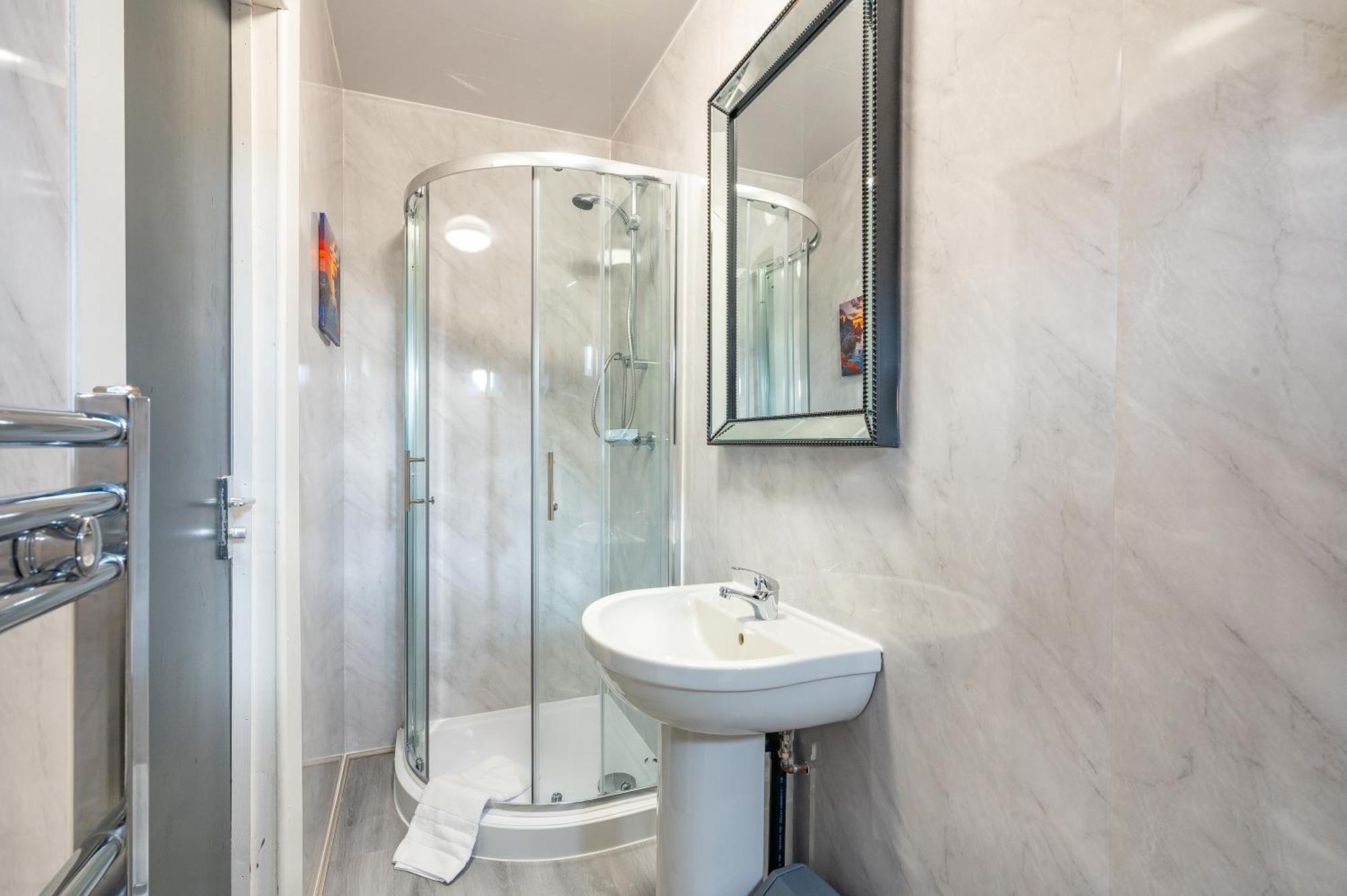 *Rc246*For Your Relaxed & Cosy Stay + Free Parking Leeds  Eksteriør bilde